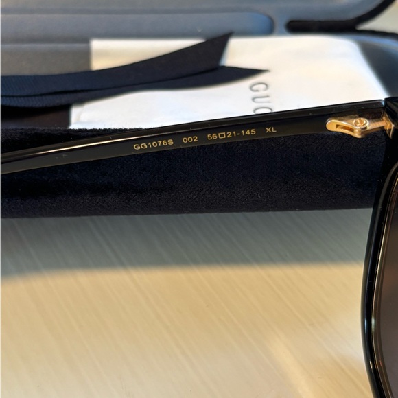 Authentic Gucci Elegant Black Sunglasses.  Pristine Condition.  NWOT. - Picture 7 of 14
